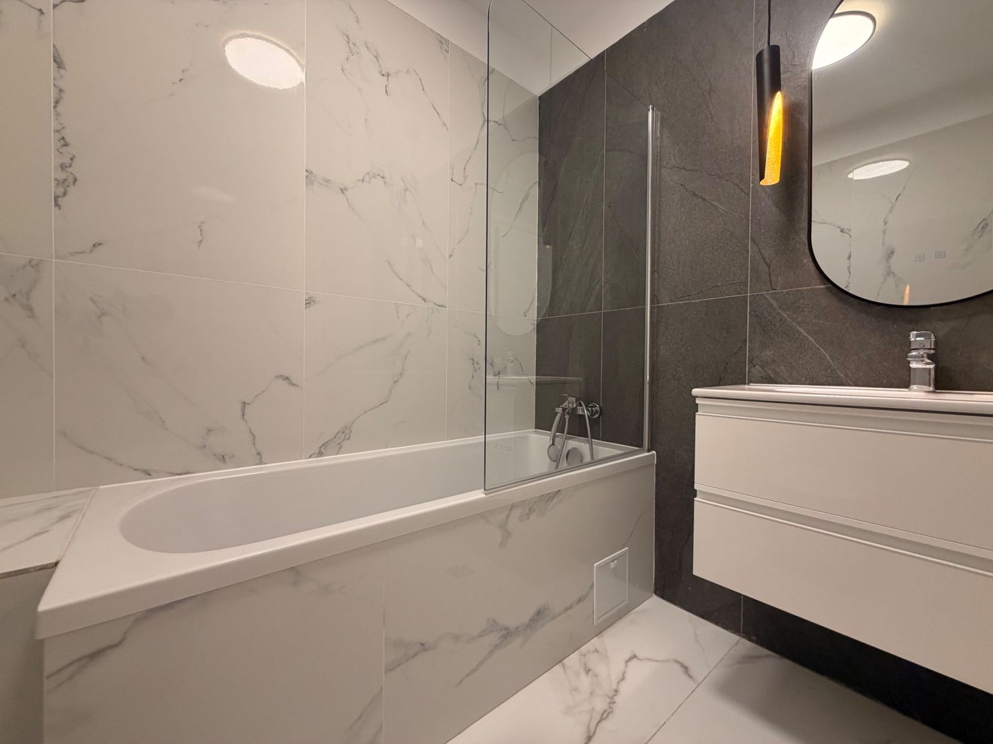 APARTAMENT 3 CAMERE | TERASA | VEDERE LAC - Poză 7