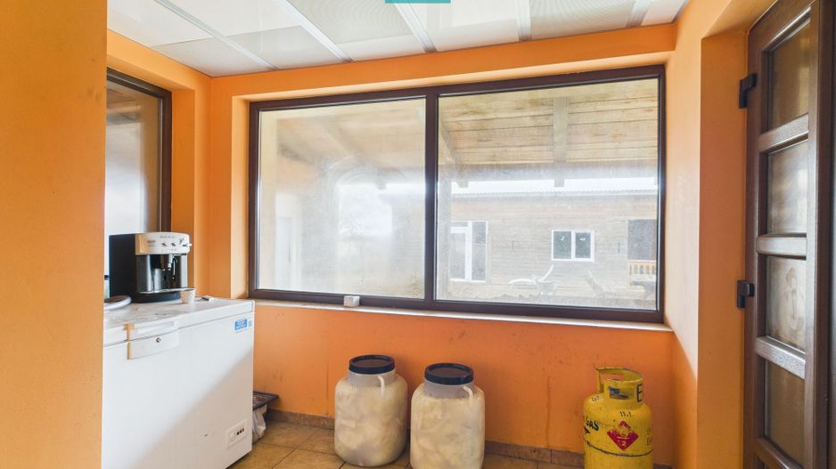 Casă individuală spațioasă, la 10 km de Timișoara - Poză 37