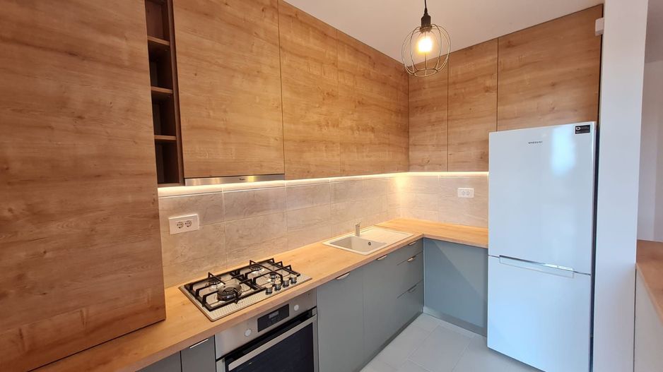 Lux la 10 minute de Iulius Town - Poză 17