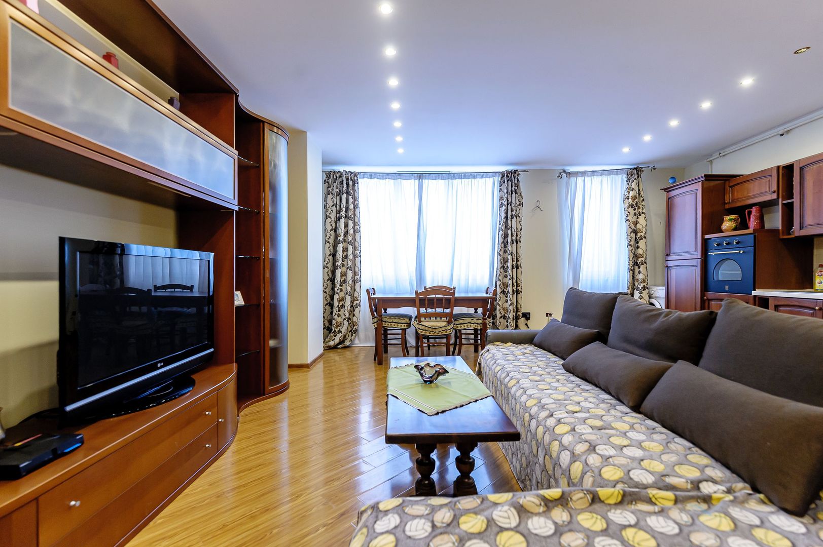 Apartament cu 3 camere, Urbanna. - Poză 2