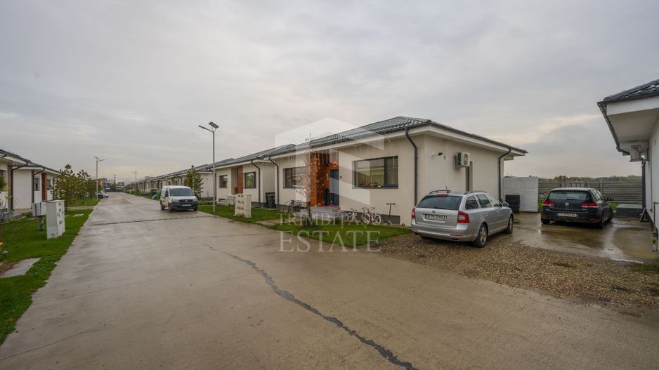 Vila parter mobilata si utilata Tunari - Poză 18