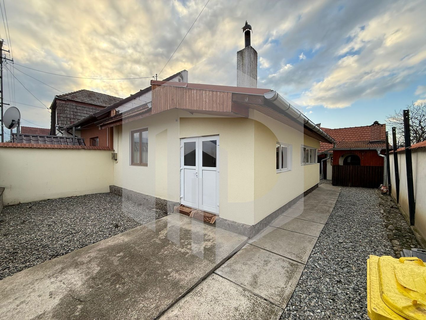 Casa individuala } Orlat | 250 mp Teren | Terasa inchisa - Poză 1