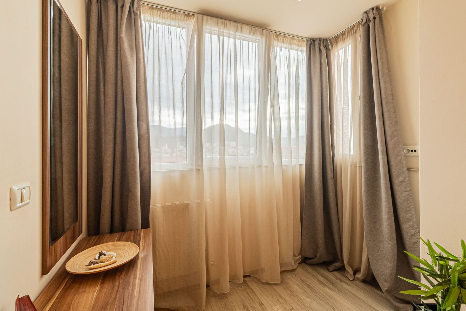 Apartament 2camere B-dul Garii vis-a-vis de Sala Sporturilor - Poză 12