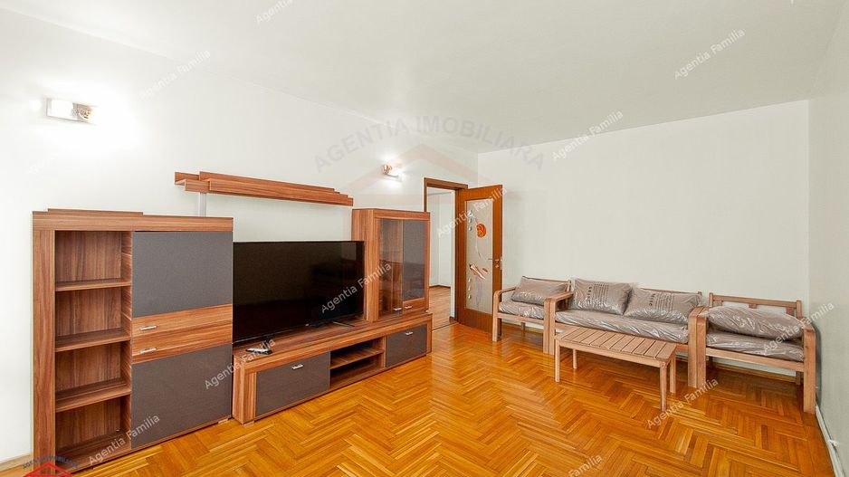 Vanzare apartament cu 2 camere, centru( Egreta, bloc din 90''), parter - Poză 1