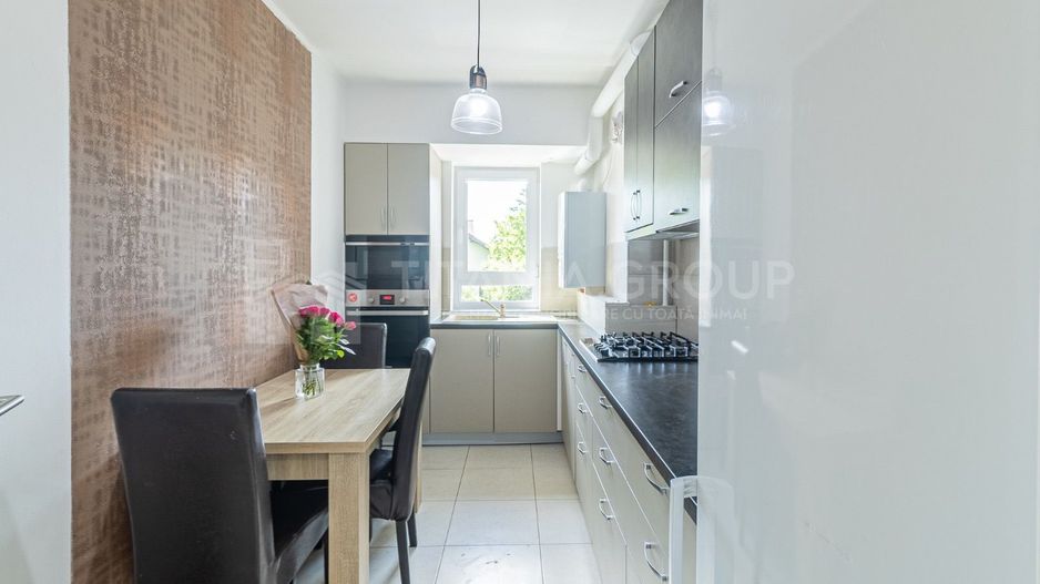 Garsonieră spațioasă, parcare și boxa, contract ANAF, Maurer Coresi - Poză 2