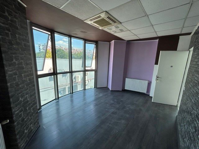 Inchiriere cladire moderna pentru clinica privata sau birouri - Poză 24