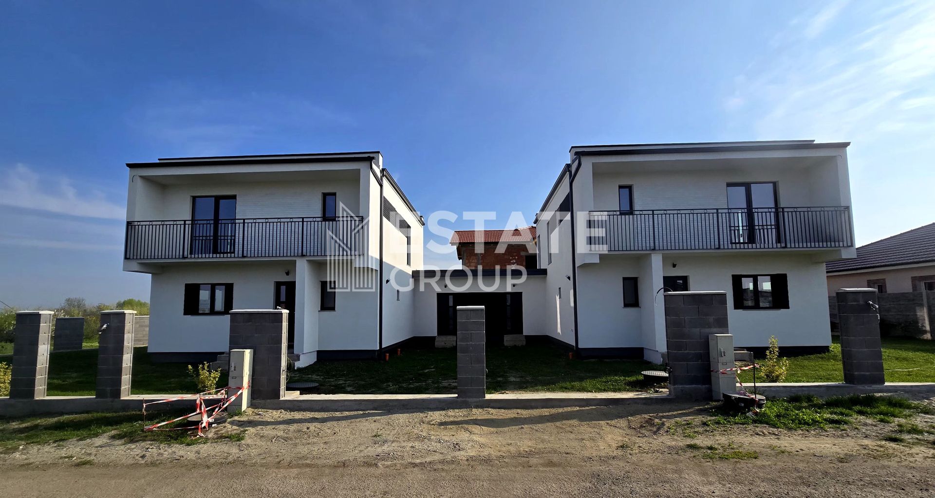 Duplex cu 5 camere unit prin camera tehnica in Dumbravita - Poză 1