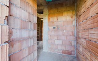 Duplex în Moșnița Nouă, în spate la Castel - Poză 24