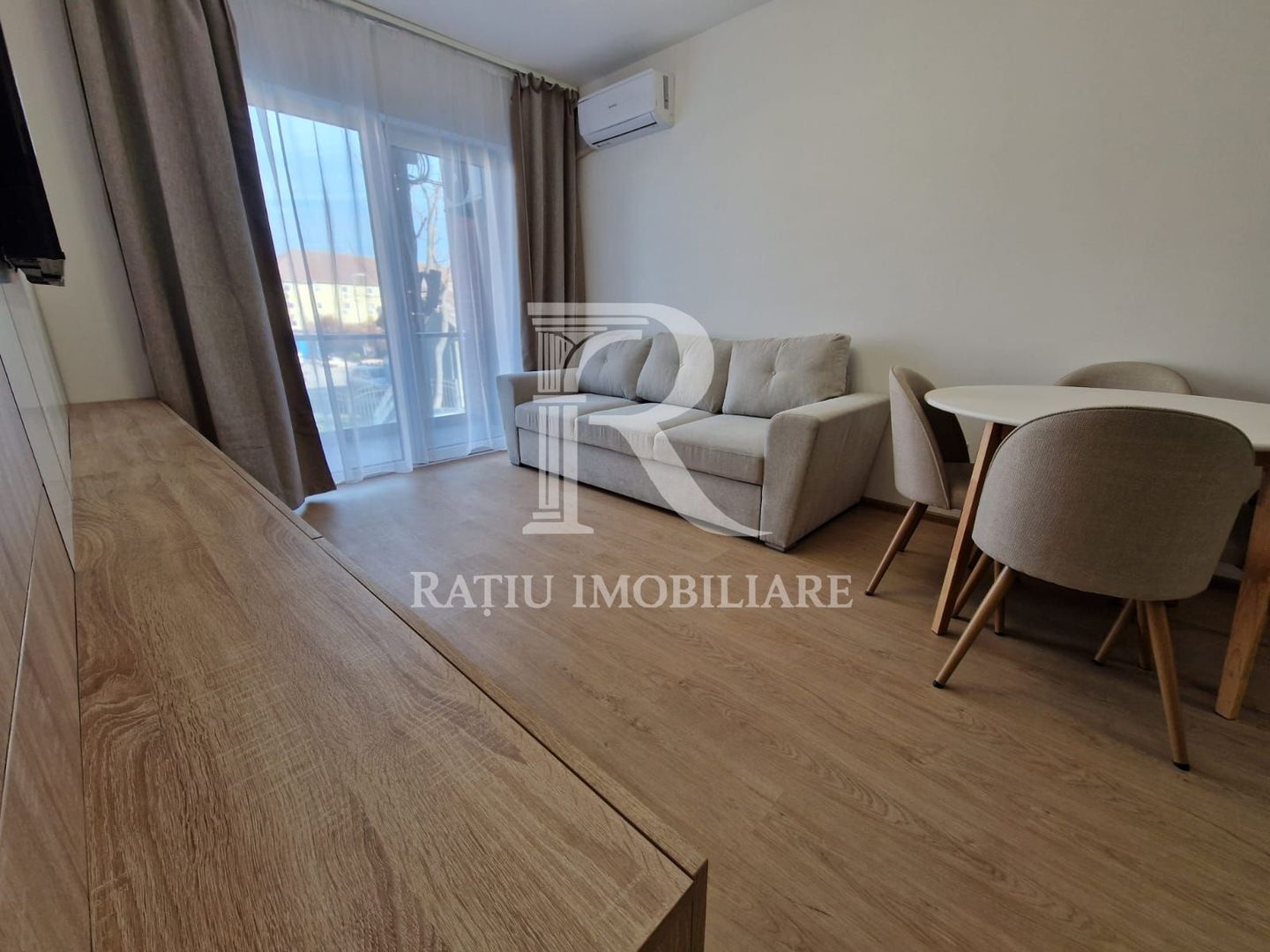 Apartament cu 2 camere ultracentral  | Charm Residence  |  Oradea - Poză 3