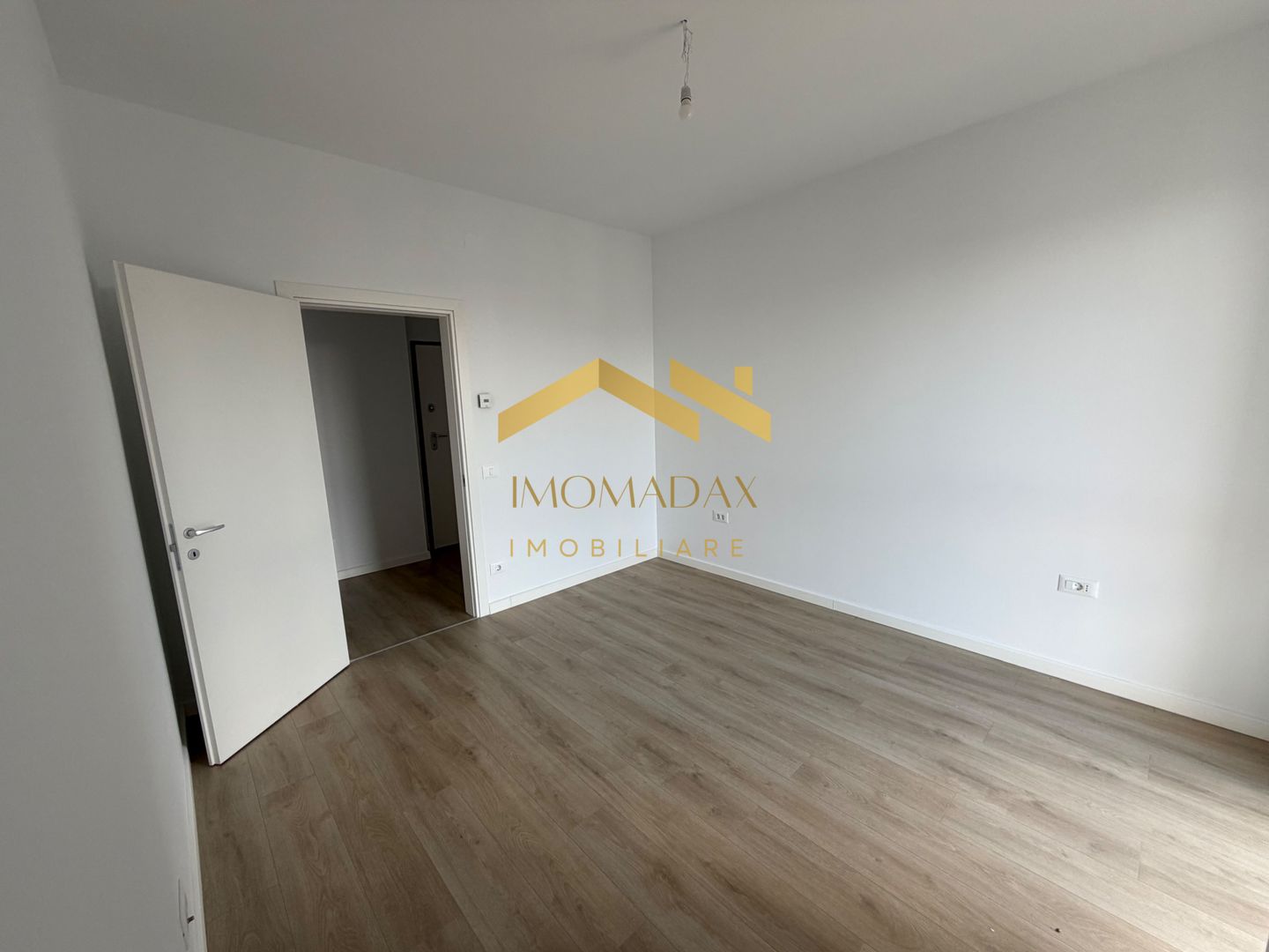 Aradului-3 Camere-2 Balcoane - Poză 4