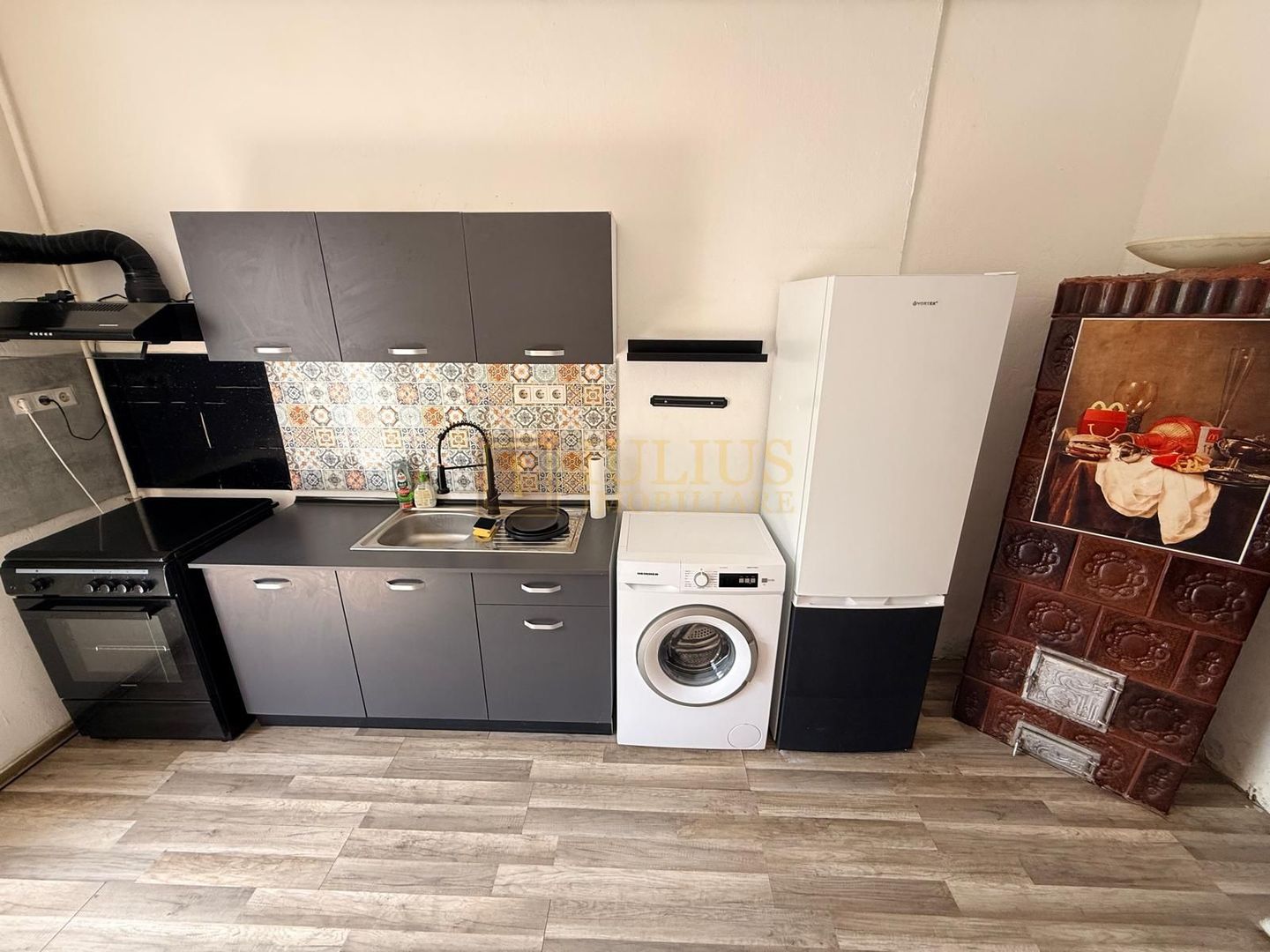 2 camere| apartament la casa-curte comuna| loc de parcare| centrala proprie| - Poză 5