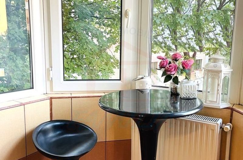 Apartament renovat, 2 camere decomandate, etaj 2  – IC Frimu - Poză 5