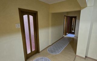 Apartament 3 camere, decomandat,  Micro 13B - Poză 3