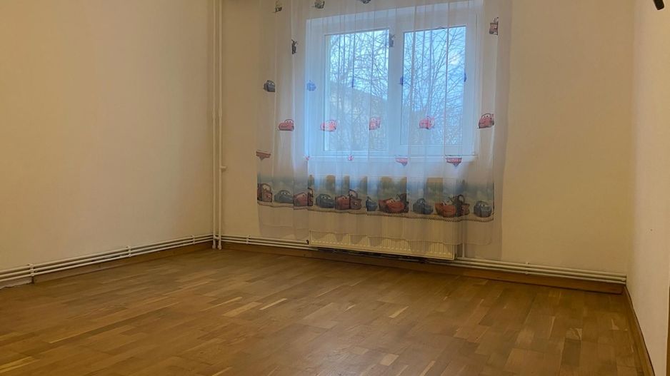 Vanzare apartament cu 3 camere,etajul 1,decomandat - M3, Târgoviște - Poză 4