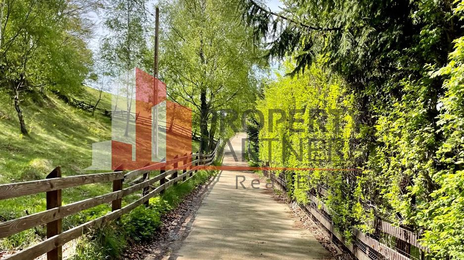 Teren in sat Pestera, comuna Moeciu. - Poză 10