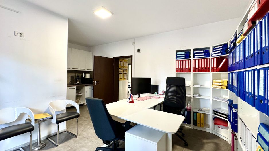 Spațiu de birou complet echipat – 115 mp, 3 birouri, 3 grupuri sanitar - Poză 17