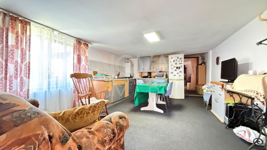 Apartament la casa - curte - pet friendly - Lazaret - Poză 3