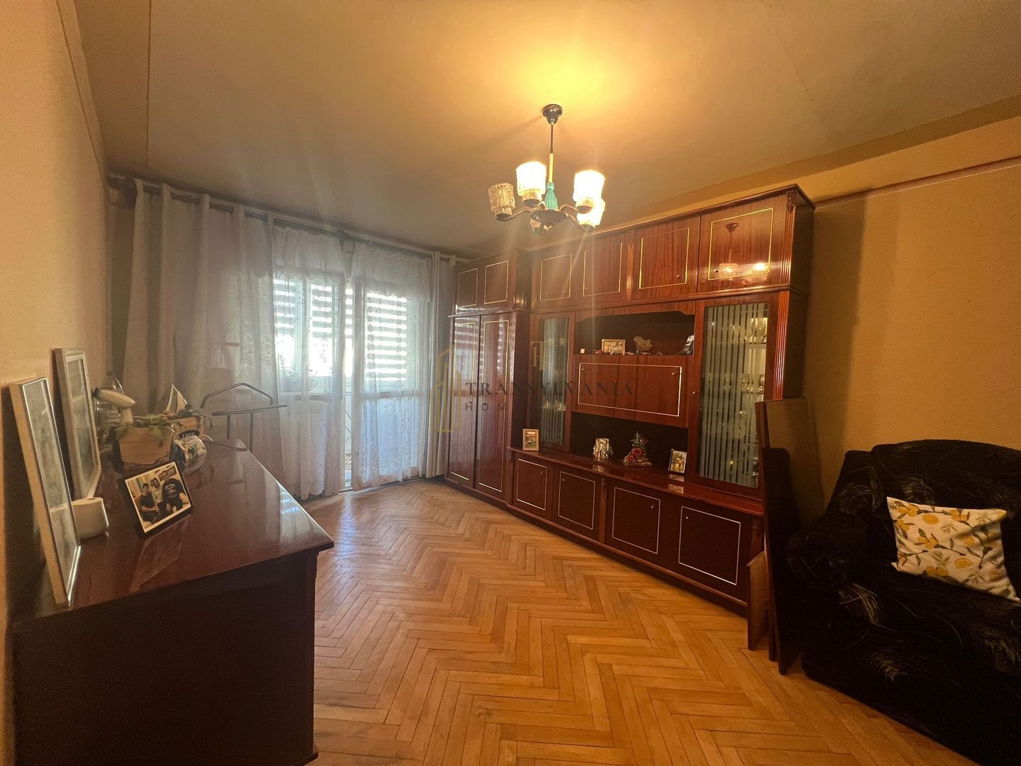Apartament 3 camere, decomandat - Poză 2