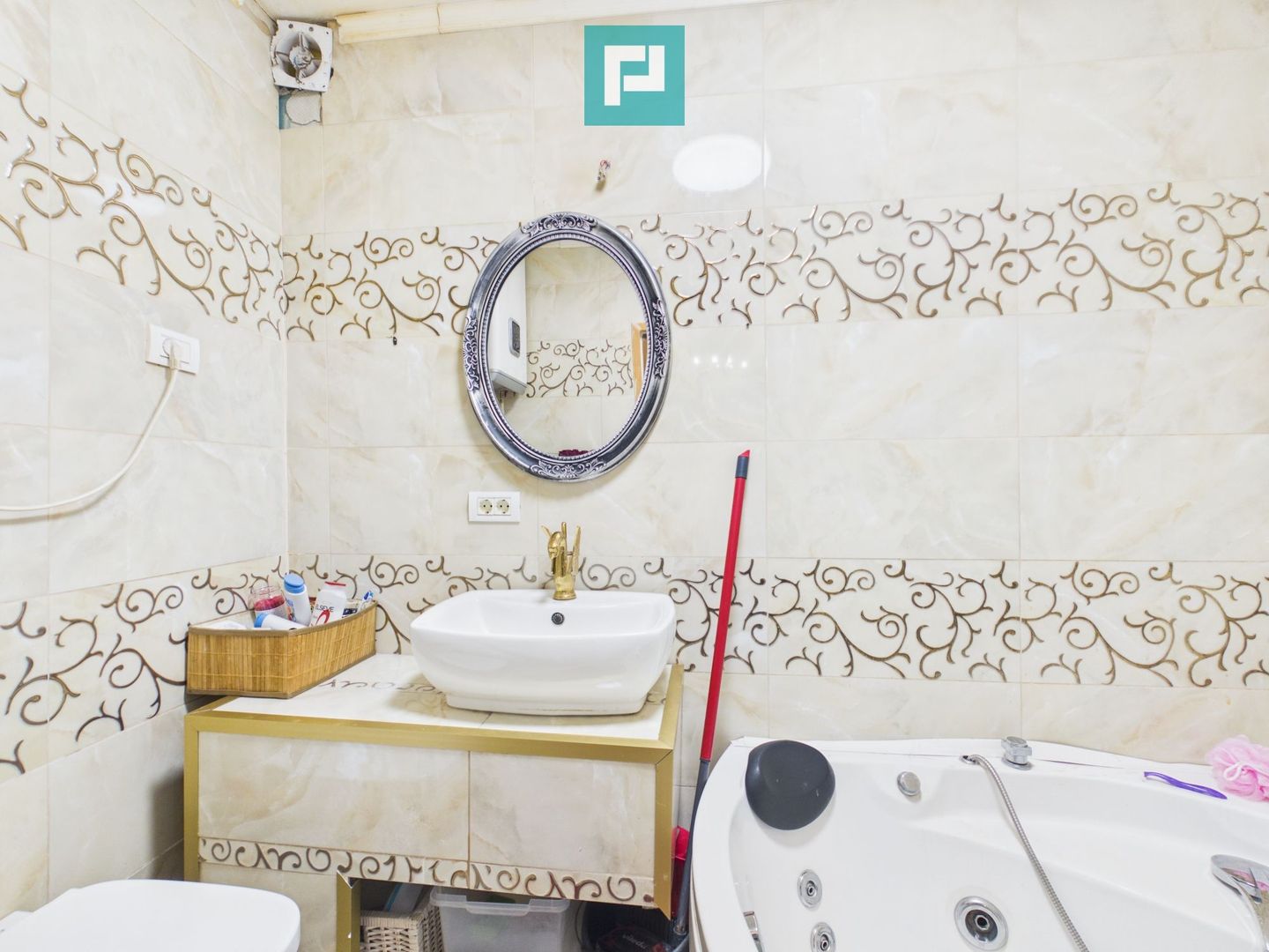 Apartament cu 4 camere – Zona Centrală - Poză 14