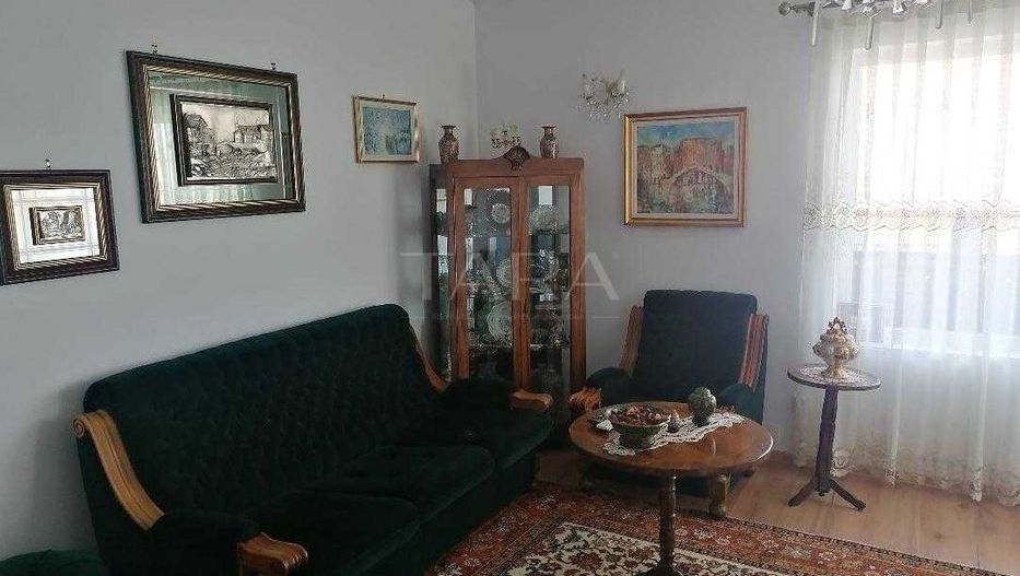 Apartament cu 3 camere, 2 băi, 2 balcoane și parcare, zona Zorilor. - Poză 1
