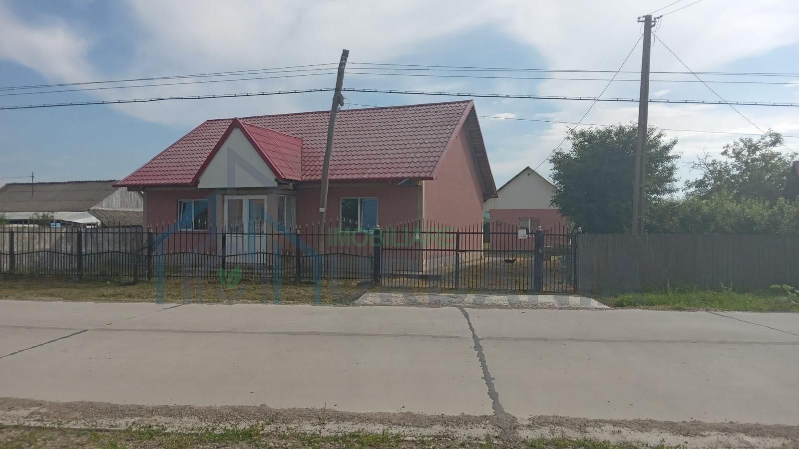 Casă de închiriat pe termen lung în Măcărești, 3 camere, curte 0.5 ha - Poză 1