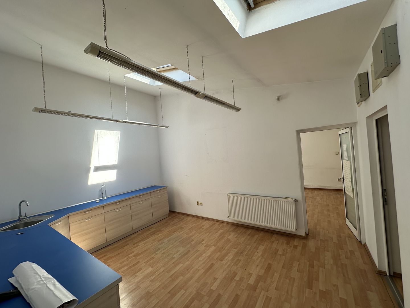 Spatiu de birou -zona strada Cluj/ 4 locuri de parcare - Poză 4