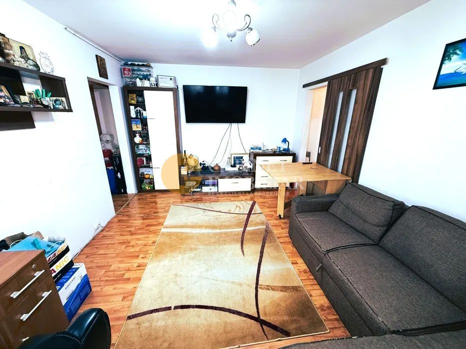 3 camere semidecomandat-mobilat/utilat-Zona Zimbru - Poză 1