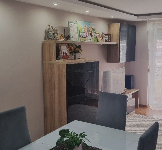 BRASADAS vinde ap 2 cam etaj 3 in centrul vechi! - Poză 7
