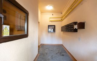 Apartament 2 camere decomandat, Str. Carpați, Bacău - Poză 18
