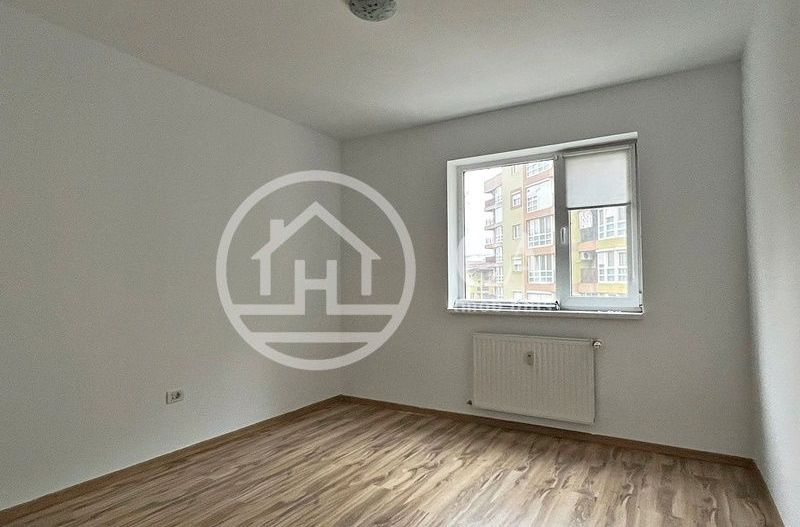 Apartament de vânzare cu 3 camere în zona Nufărul, Oradea - Poză 1