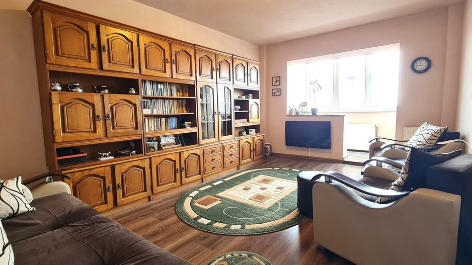 Apartament 2 camere decomandat cu priveliste zona Spitalul Judetean - Poză 1