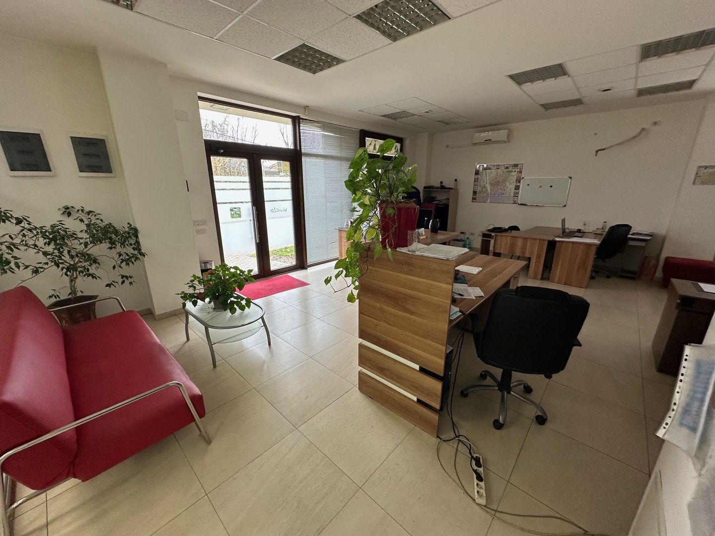 Spatiu Comercial zona Aradului - 4 locuri de parcare - Poză 2