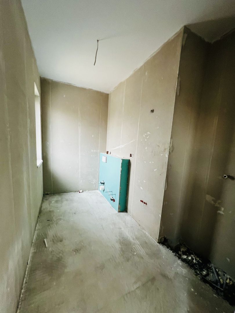 Duplex nou cu 5 camere despartit prin garaj - Dumbravita - Poză 12