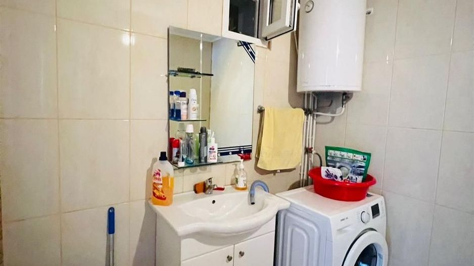 Casa in zona de dealuri - Poză 11