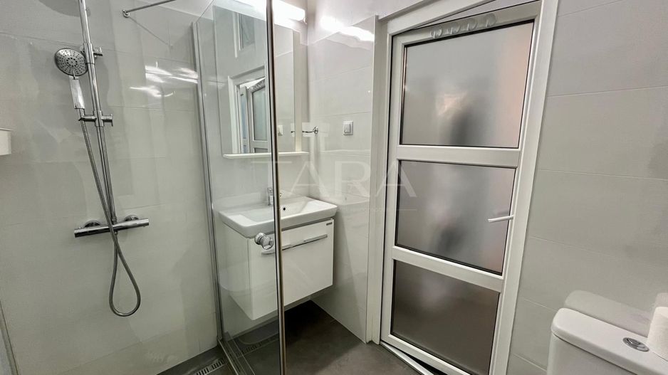 EXCLUSIVITATE. Apartament decomandat. Medicina. ULTRACENTRAL. - Poză 20