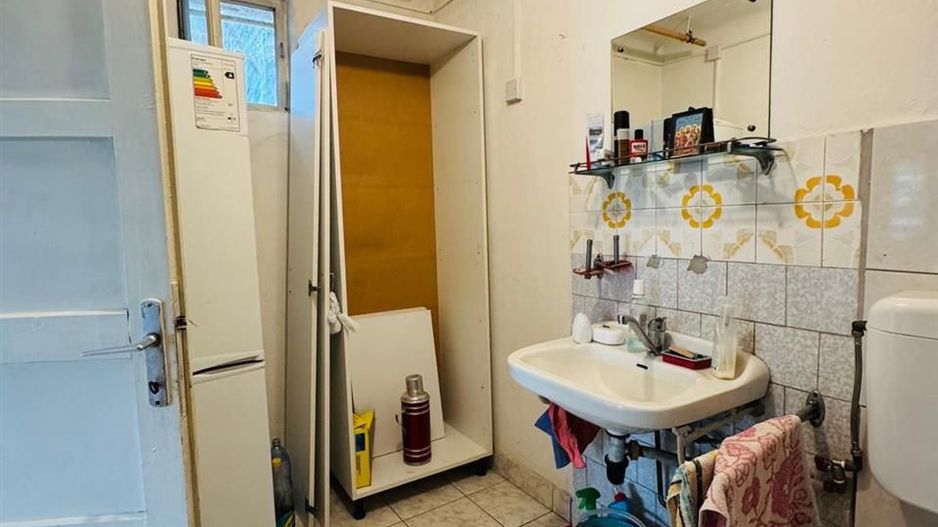 Casa singur in curte Iosia - Poză 4