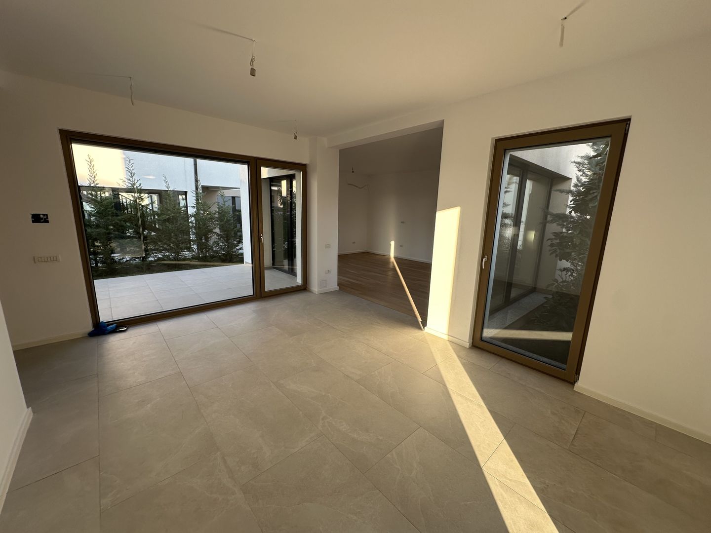 Casa cu 4 camere - Dumbarvita - Poză 8