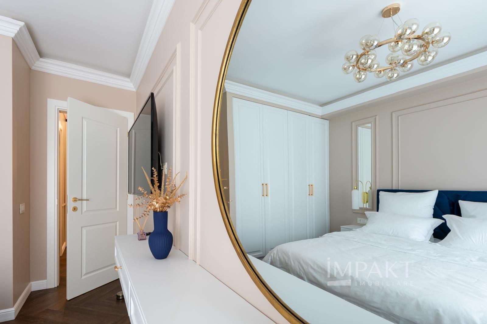 Apartamentcu 2 camere finisat lux in zona centrala - Poză 11