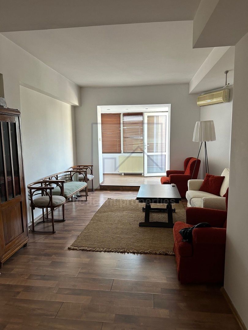 Vanzare apartament 2 camere - Piata Sfintii Voievozi - Poză 1