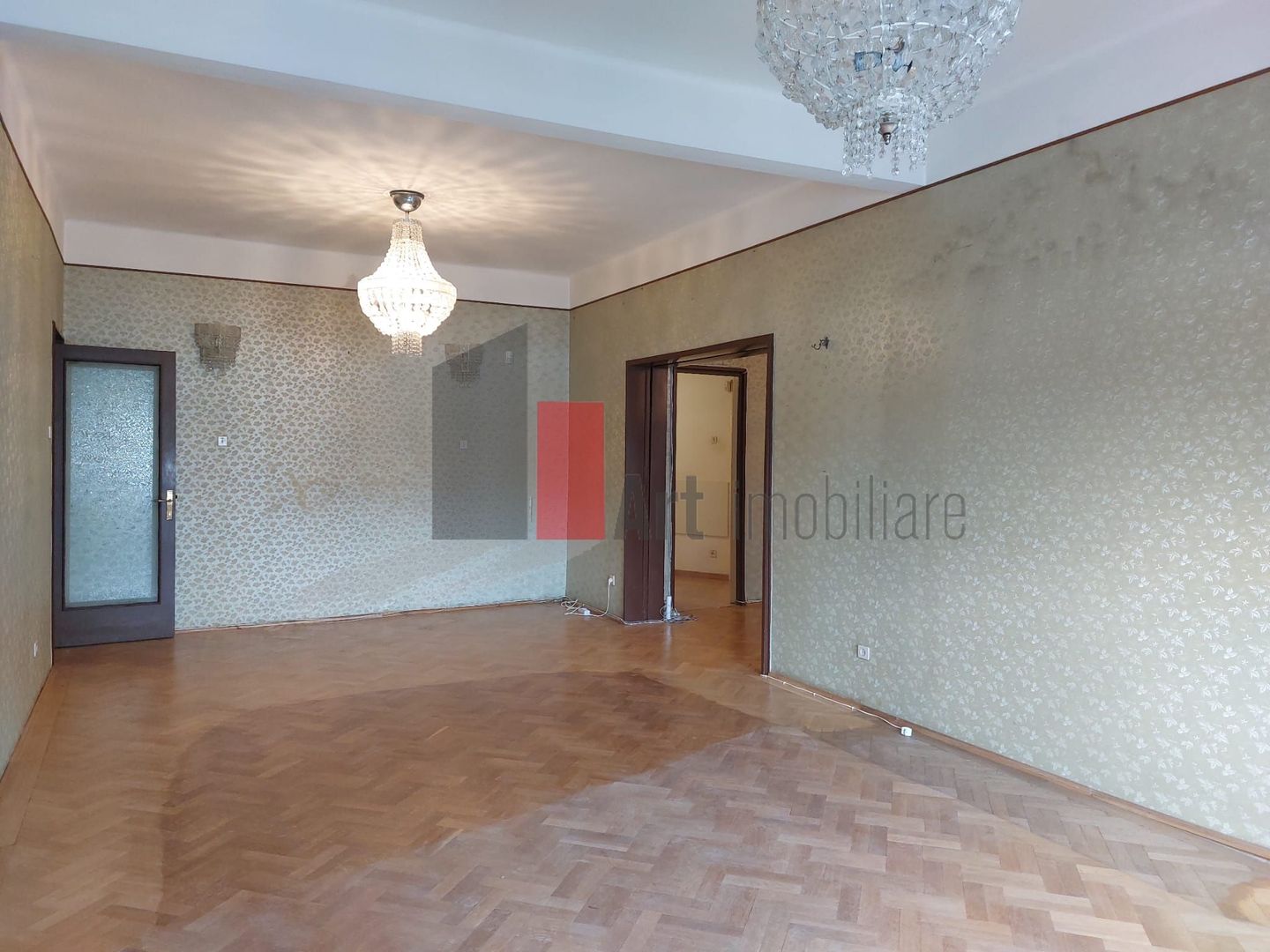 Apartamentul "BEQUEM",  180 mp suprafata totala, CONSOLIDAT, GARAJ IN ACTE, BOXE - Poză 1
