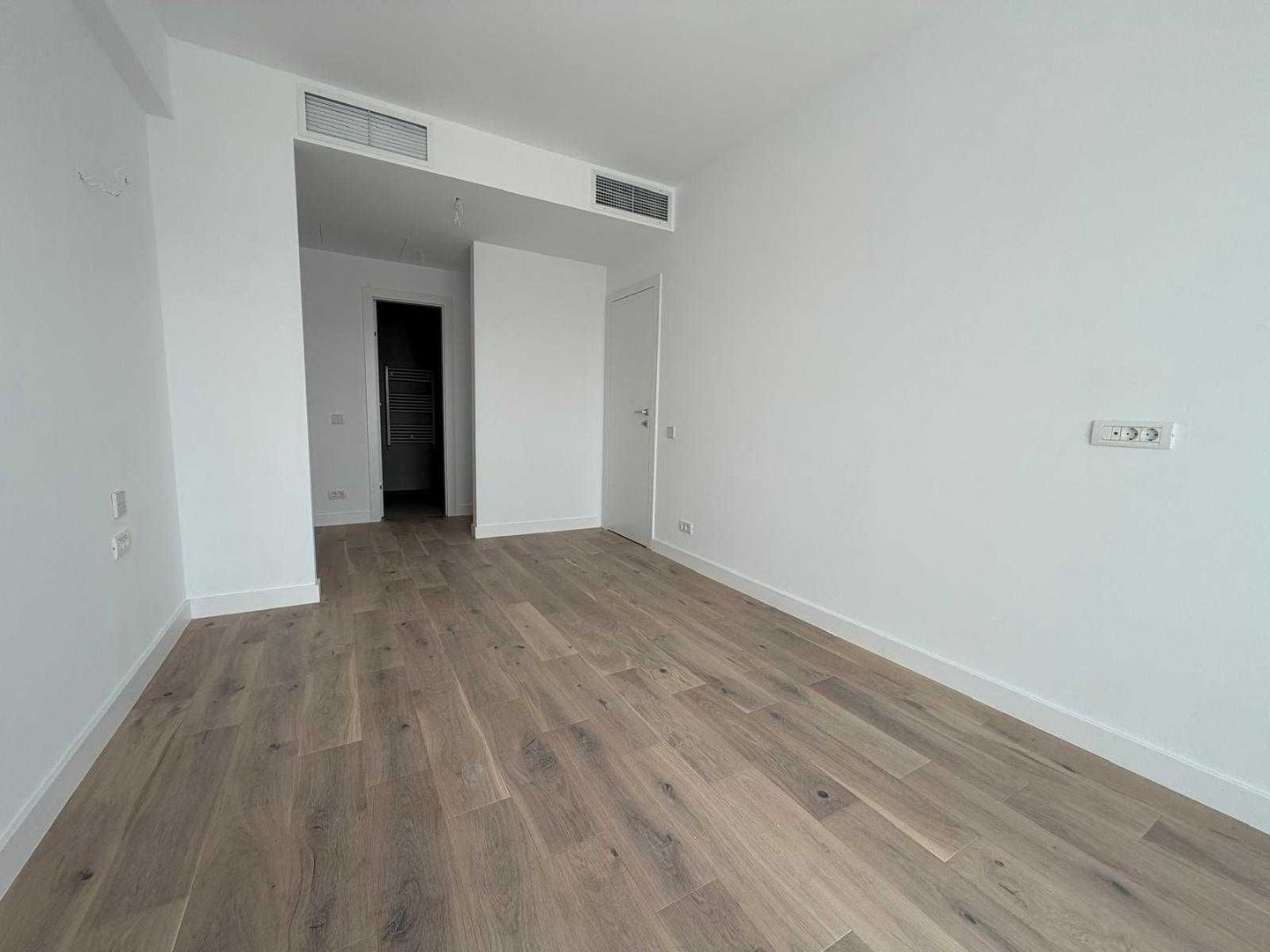 Apartament 2 camere The Level 3 |  Piata presei libere |  Parcare subterana - Poză 4