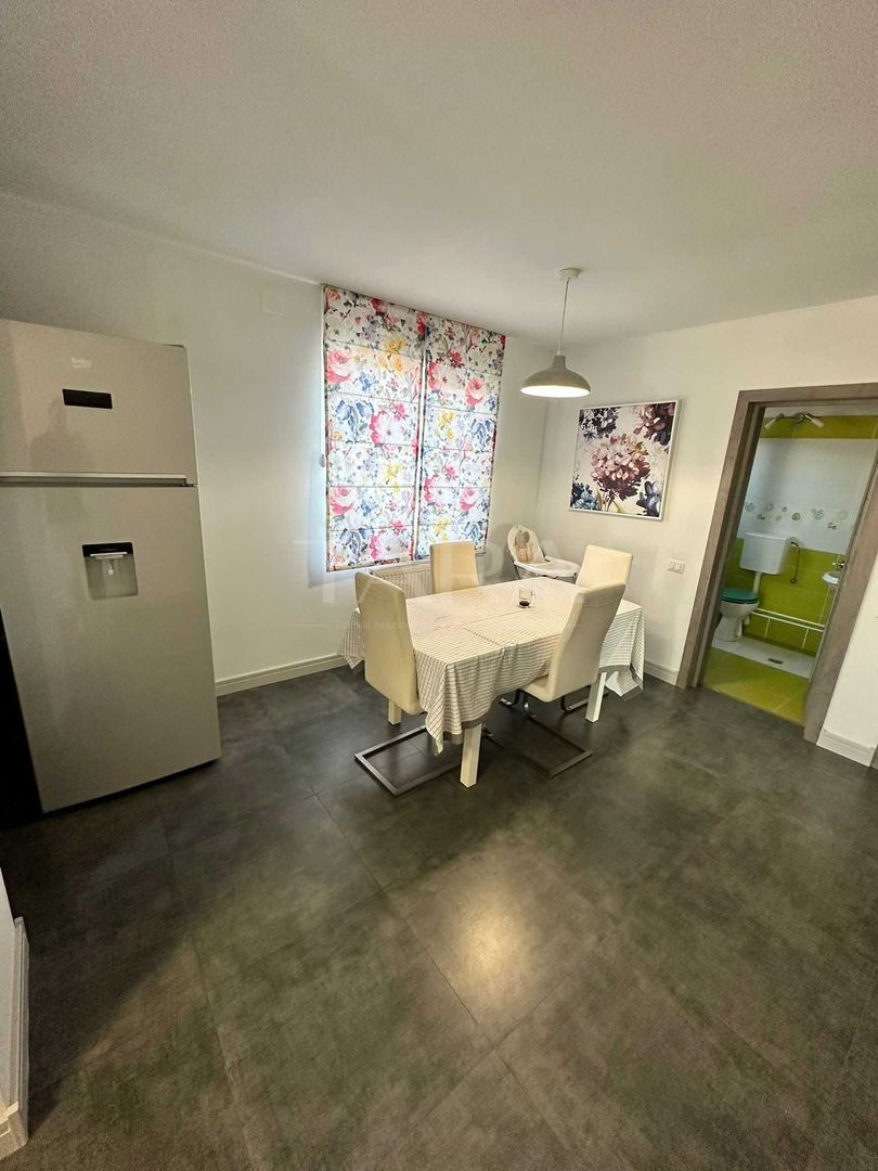 Apartament spațios în zonă de case, locuință ideală pentru familie - Poză 2