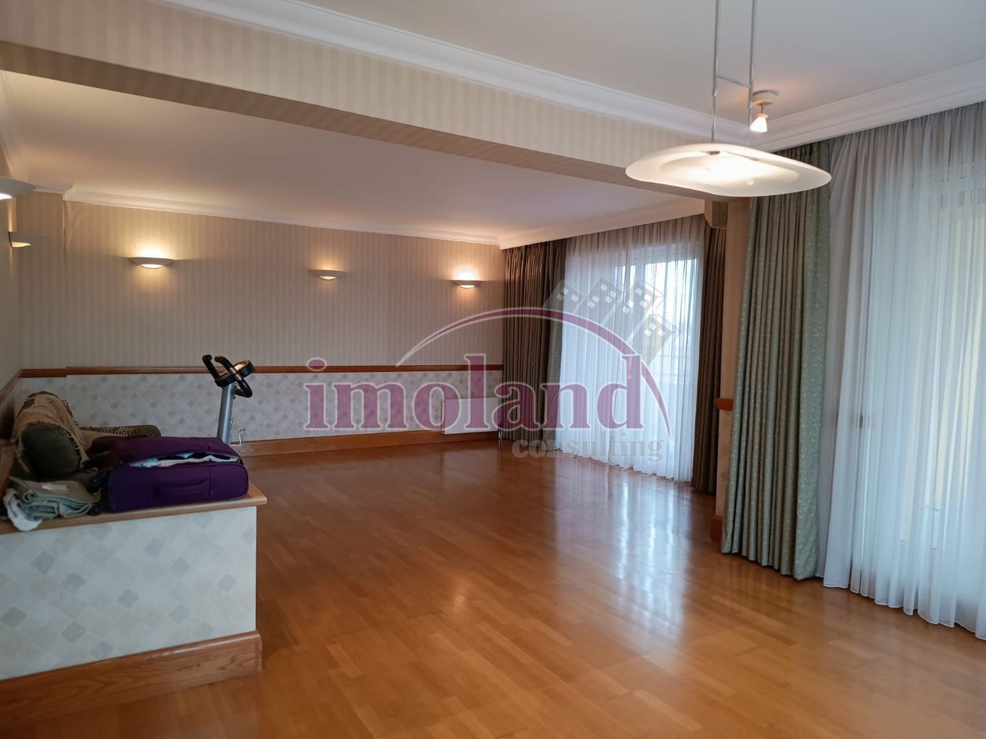 Vanzare - Apartament 3 camere & 3 terase & garaj & boxa -Aviatorilor-Televiziune - Poză 2