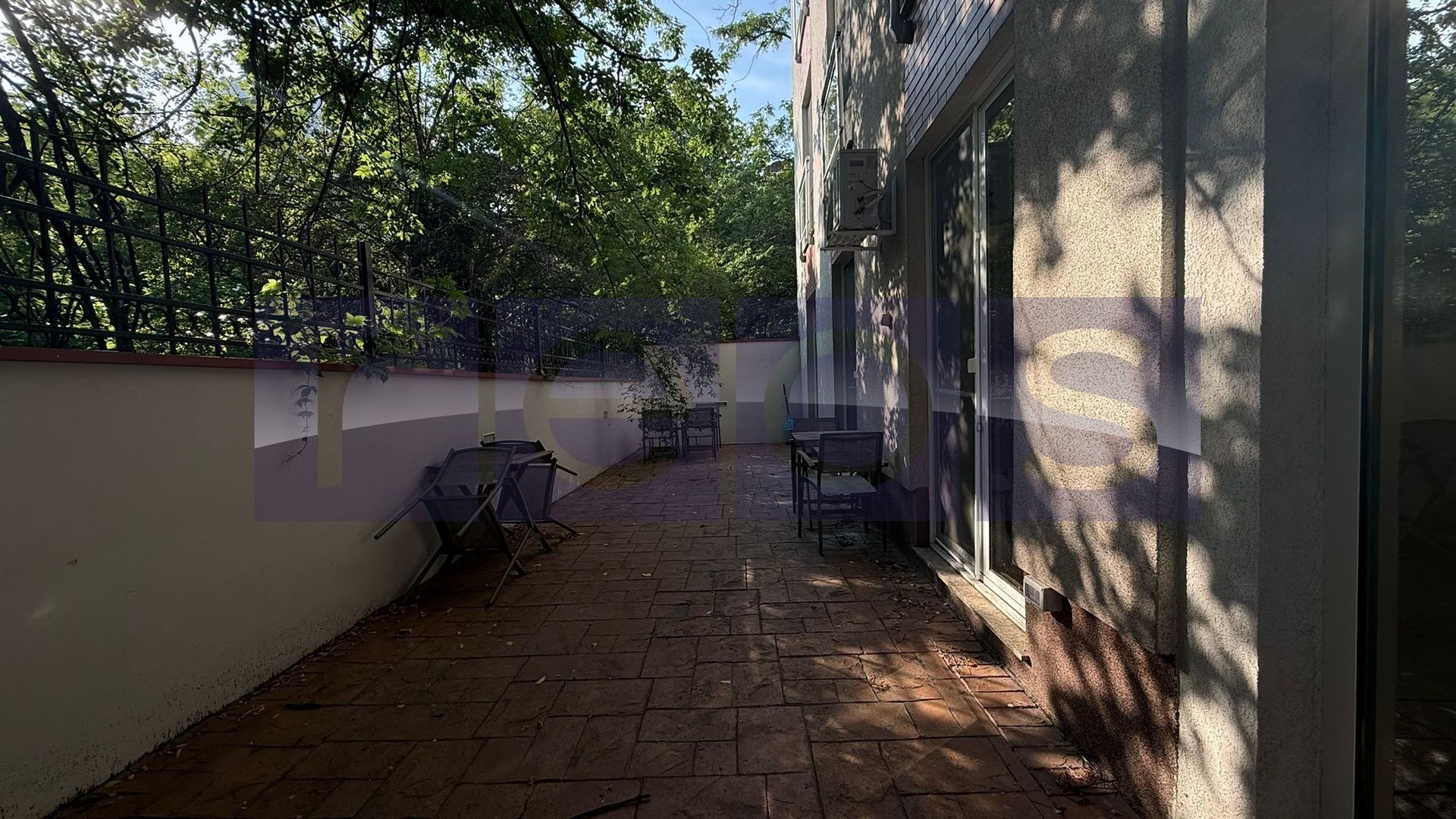 APARTAMENT DE VÂNZARE 4 CAMERE ZONA CENTRALĂ + TERASĂ 40MP - Poză 1