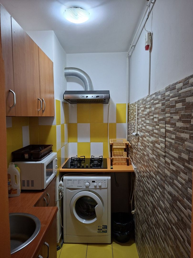 Garsoniera decomandata, pet friendly, centrala proprie, metrou 5 min, mobilata - Poză 8