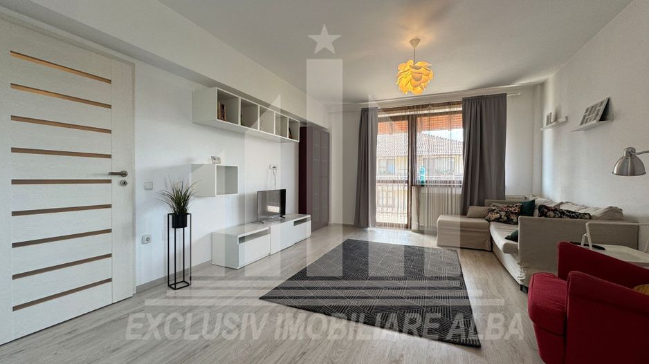 Apartament cu 3 camere decomandate, Centru - Poză 1