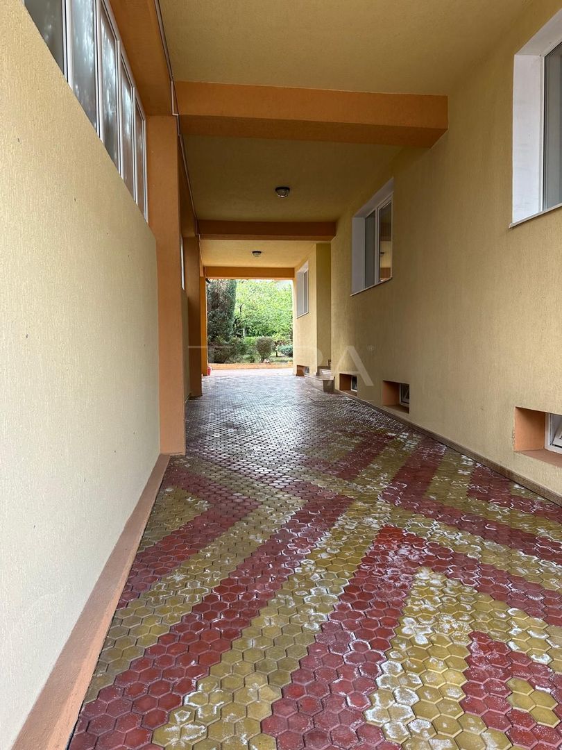 Vilă de închiriat în Gruia – spațiu generos, ideal pentru business. - Poză 10
