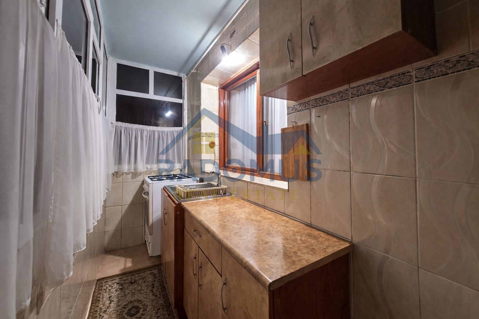 Garsonieră compartimentată în 2 camere - Blv. Republicii - Mobilată - Poză 5