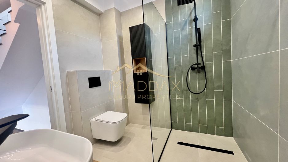 Vilă **6 camere  **451mp // Zona Iancu Nicolae - Poză 92