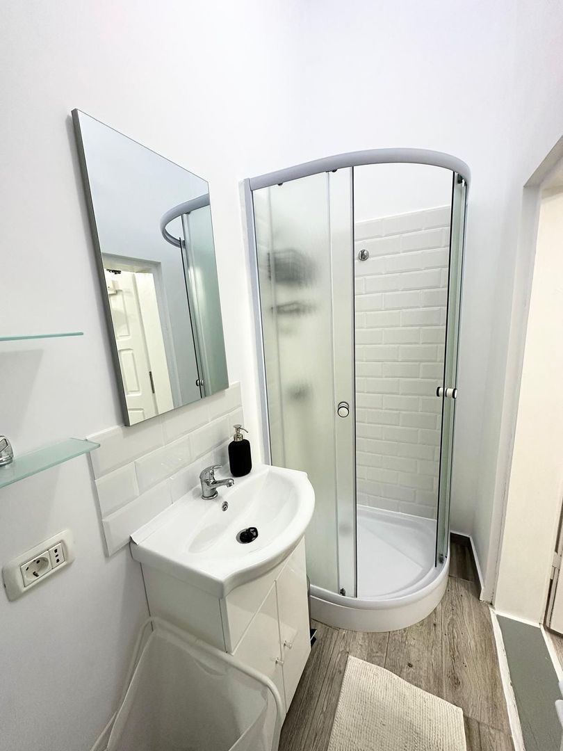 Imobil cu destinatii multiple- 6 apartamente - Poză 13